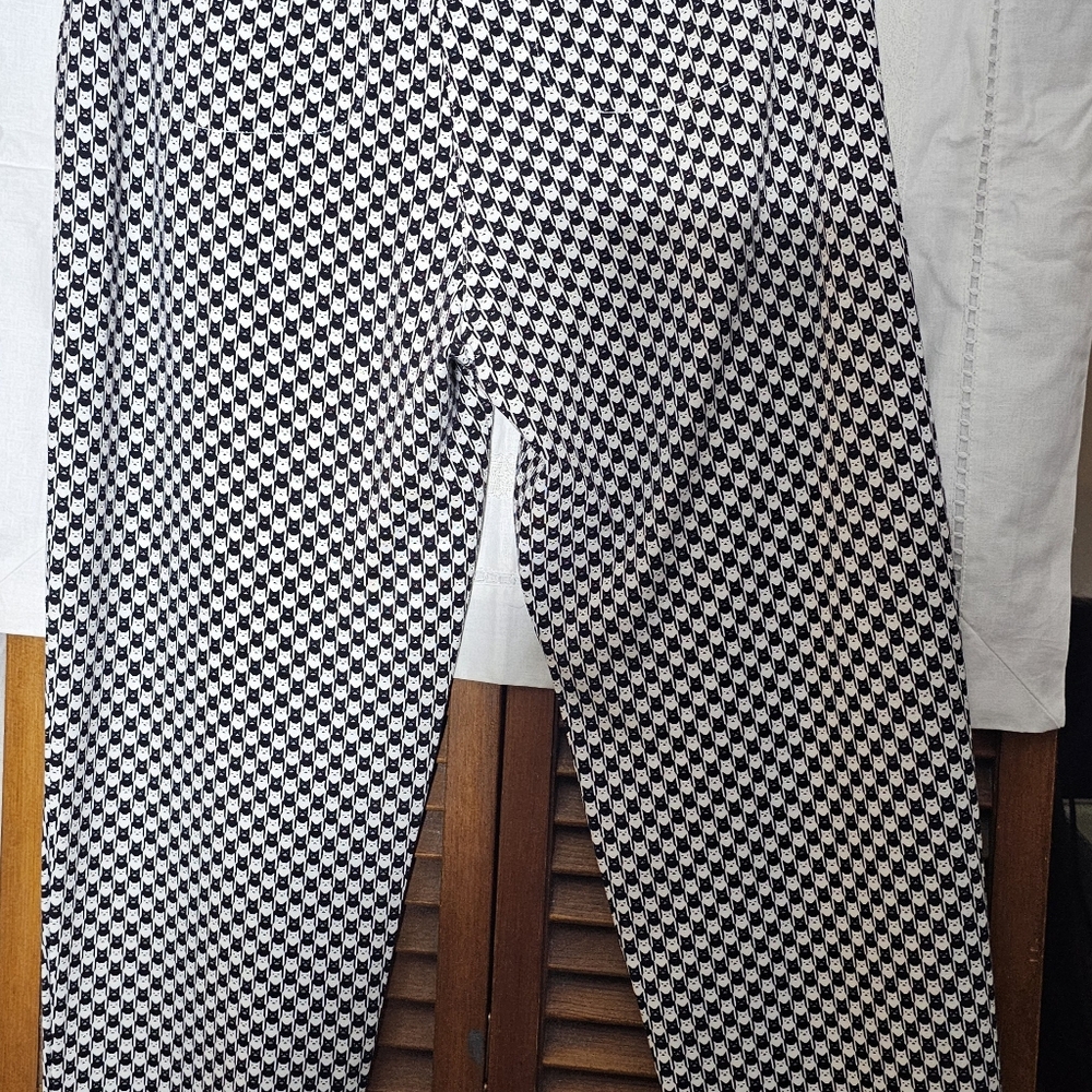 Betabrand Catstooth Dress Pant Yoga Pants L Short Petite NWOT Black White Cat - Picture 14 of 16